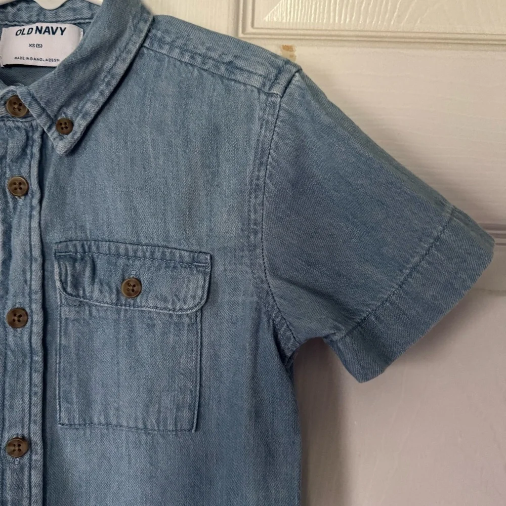 Old Navy Boys Denim Button‎ Down Shirt Size XS 5